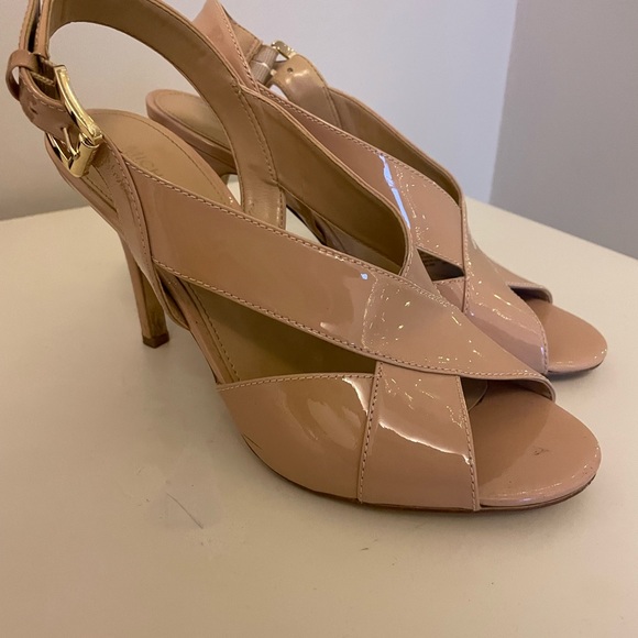 Cute strappy nude heels - Picture 3 of 3